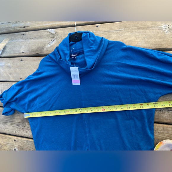 Terre Bleue Women's Short Sleeved Cowl Neck Top With Fringe Size S - Picture 9 of 9